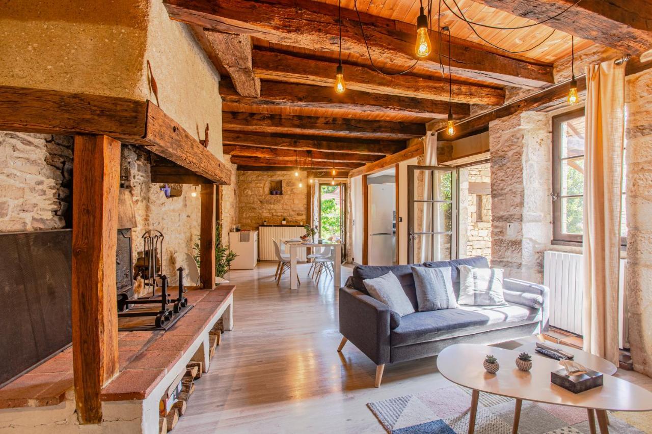 Vakantiehuis Maison En Pierres Au Coeur Du Village Medieval De *
