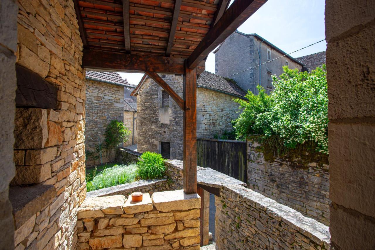 Vakantiehuis Maison En Pierres Au Coeur Du Village Medieval De Villeneuve-dʼAveyron