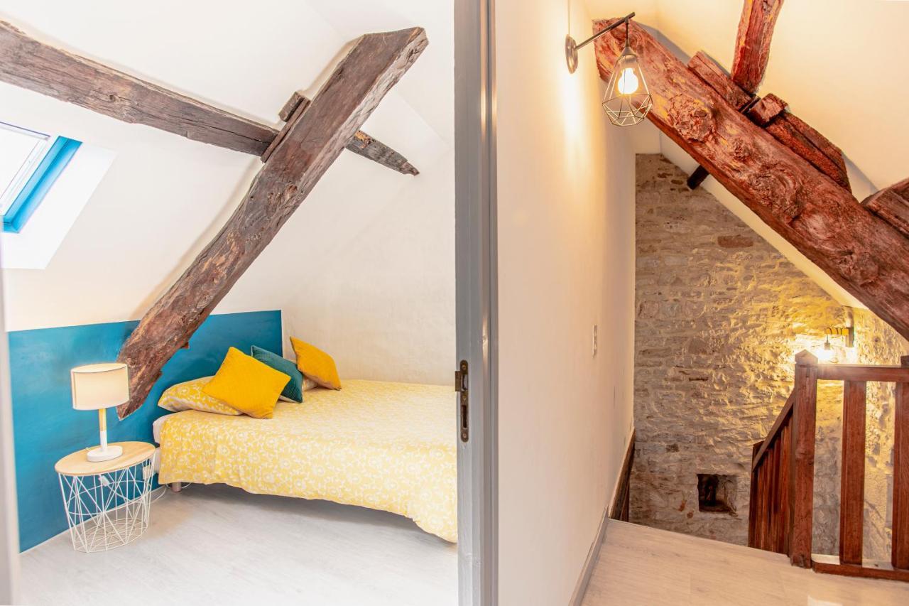 Vakantiehuis Maison En Pierres Au Coeur Du Village Medieval De *
