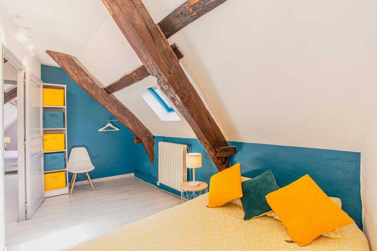 Maison En Pierres Au Coeur Du Village Medieval De Vakantiehuis *
