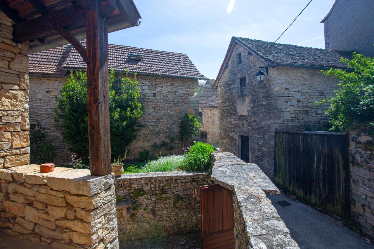 Maison En Pierres Au Coeur Du Village Medieval De * Villeneuve-dʼAveyron