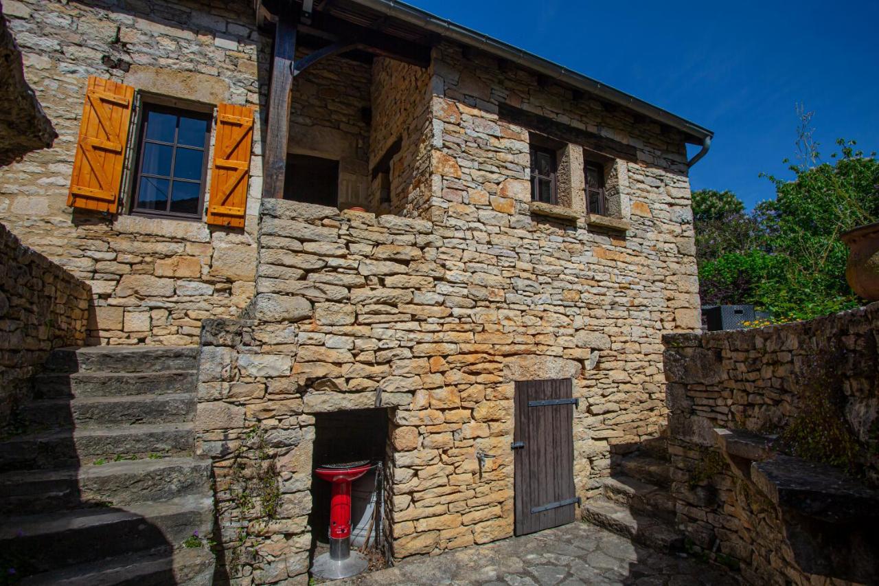 Maison En Pierres Au Coeur Du Village Medieval De *