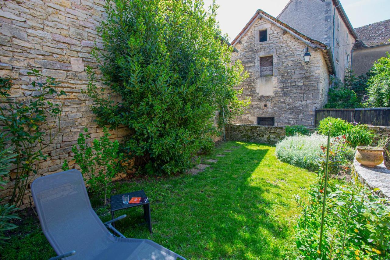 Vakantiehuis Maison En Pierres Au Coeur Du Village Medieval De *