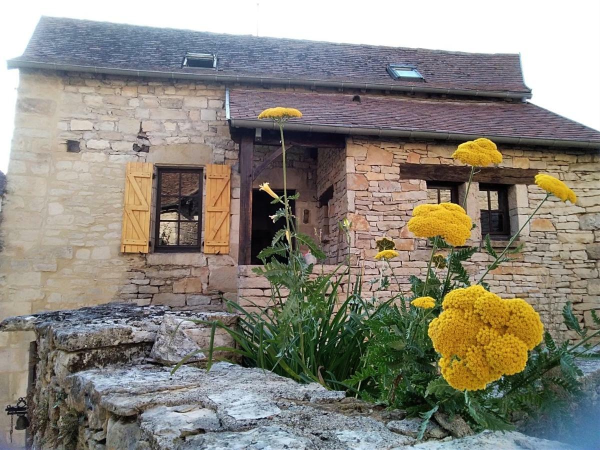 Maison En Pierres Au Coeur Du Village Medieval De Villeneuve-d'Aveyron